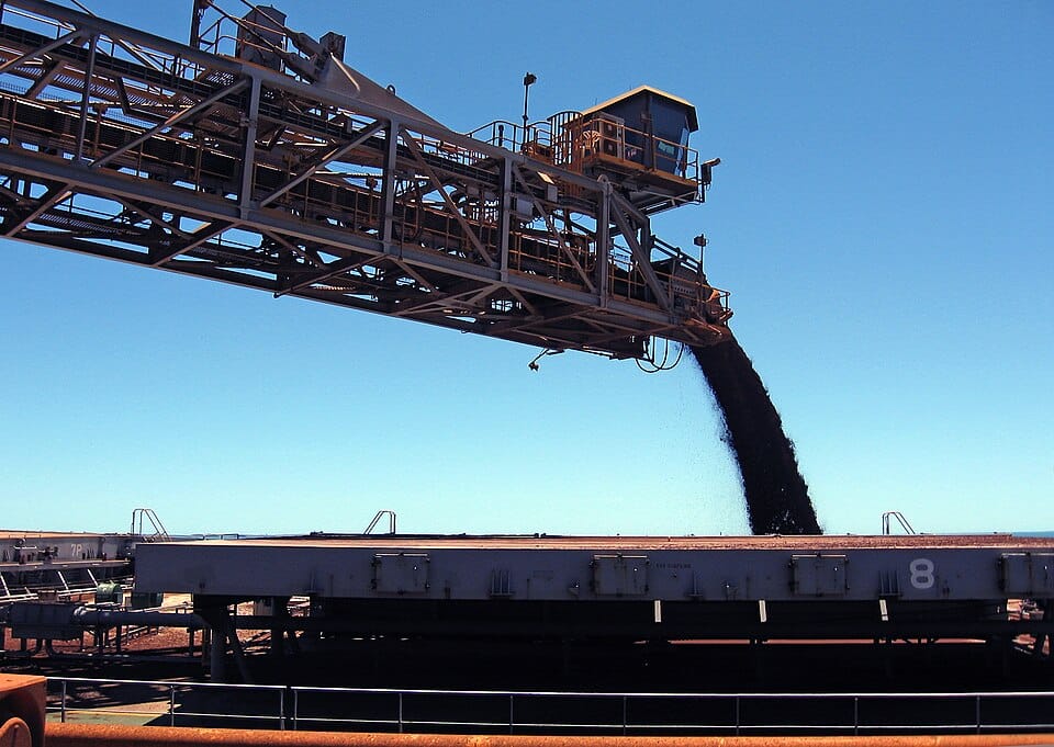 Australia's Iron Ore Exports to China Fall 8% as Steel Demand Weakens