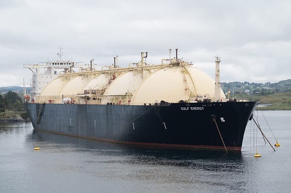 LNG Spot Prices in Asia Fall 15% as Mild Winter Cuts Demand